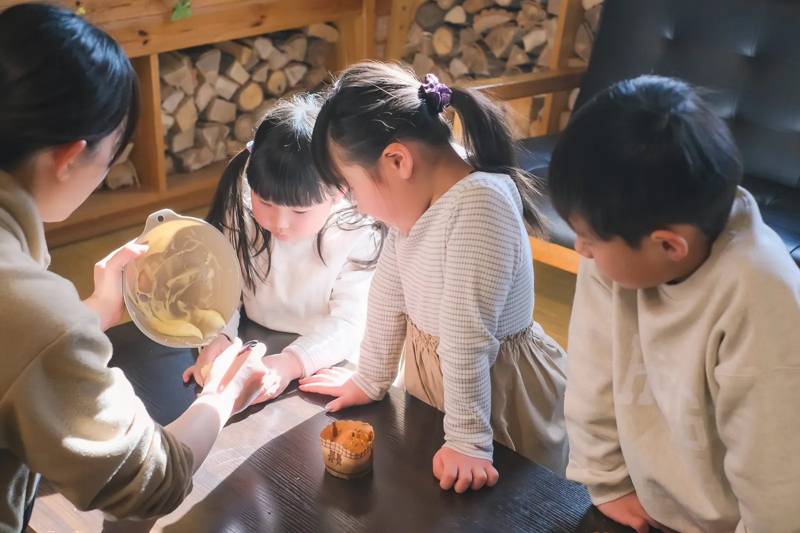 パティシエ体験を楽しむ大人