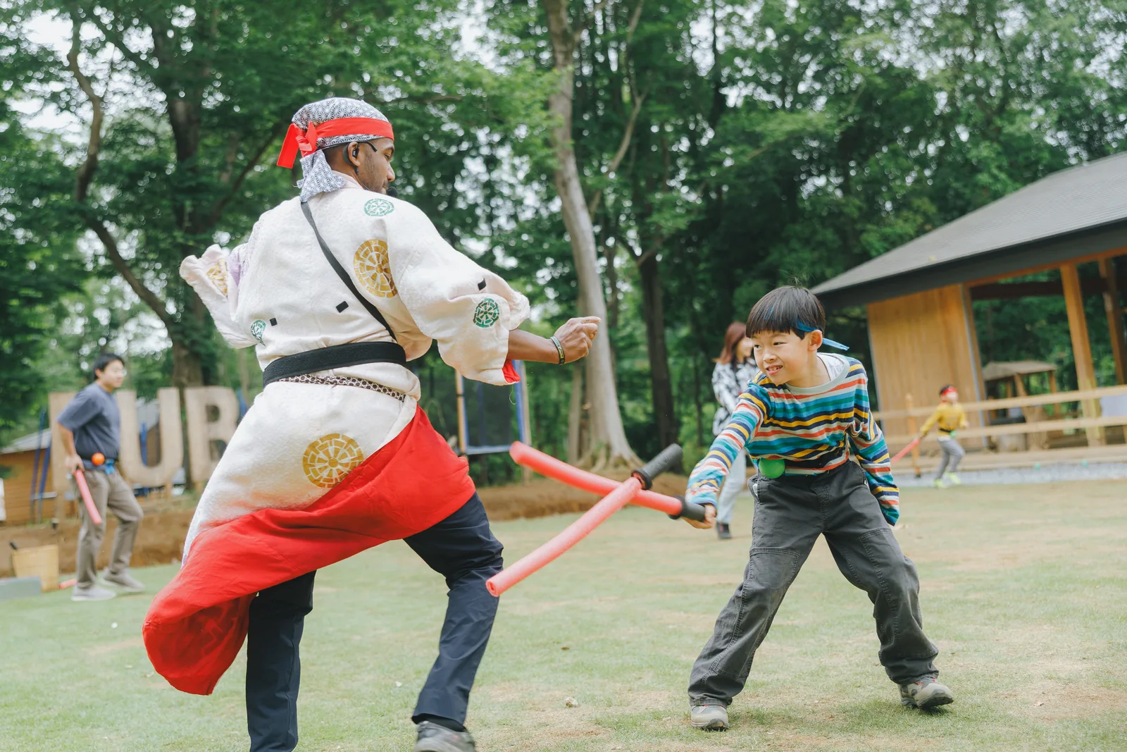 水戸黄門合戦を楽しむ子ども