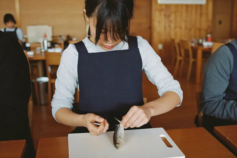 包丁を使わず手で捌く！イワシの手開きと絶品つみれ汁