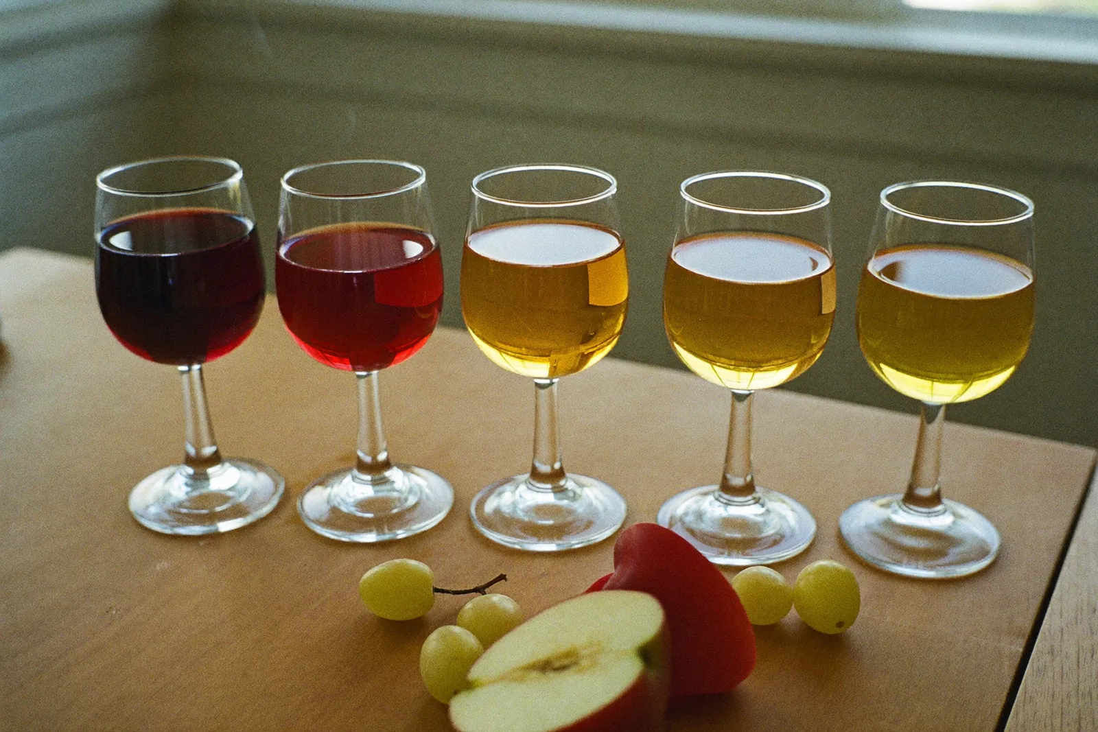 飲みくらべのグラス