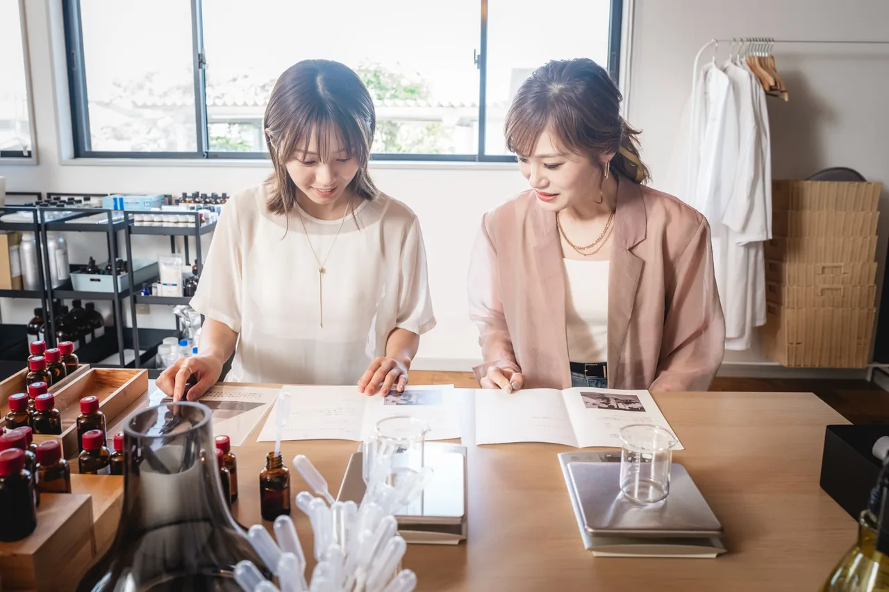 【9歳以上限定】記憶を刻む香り！オリジナルフレグランスづくりの体験写真 3