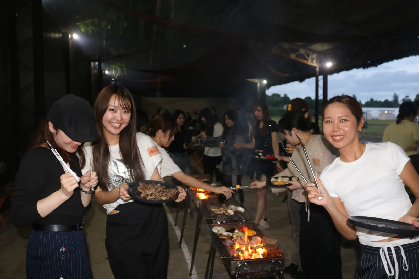 仲間と楽しむBBQ