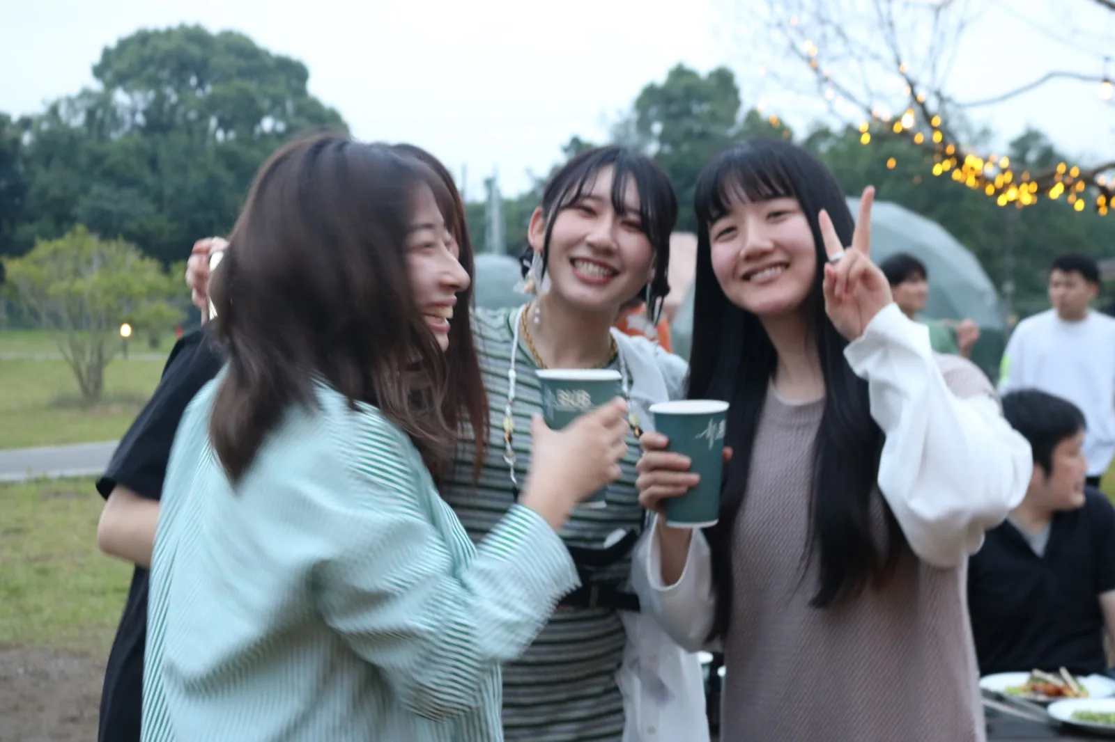 ドリンクを片手に楽しむひととき