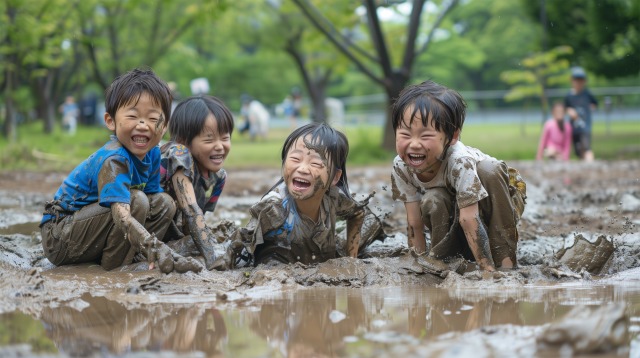 泥だらけの栄光！どろんこ遊び大会