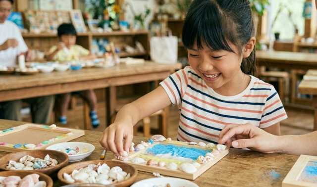 真夏の瞬間を閉じ込める！サマーフォトフレームづくり