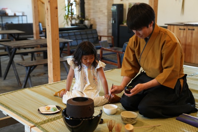 静かな時間を楽しむ。日本の伝統に触れる茶道体験