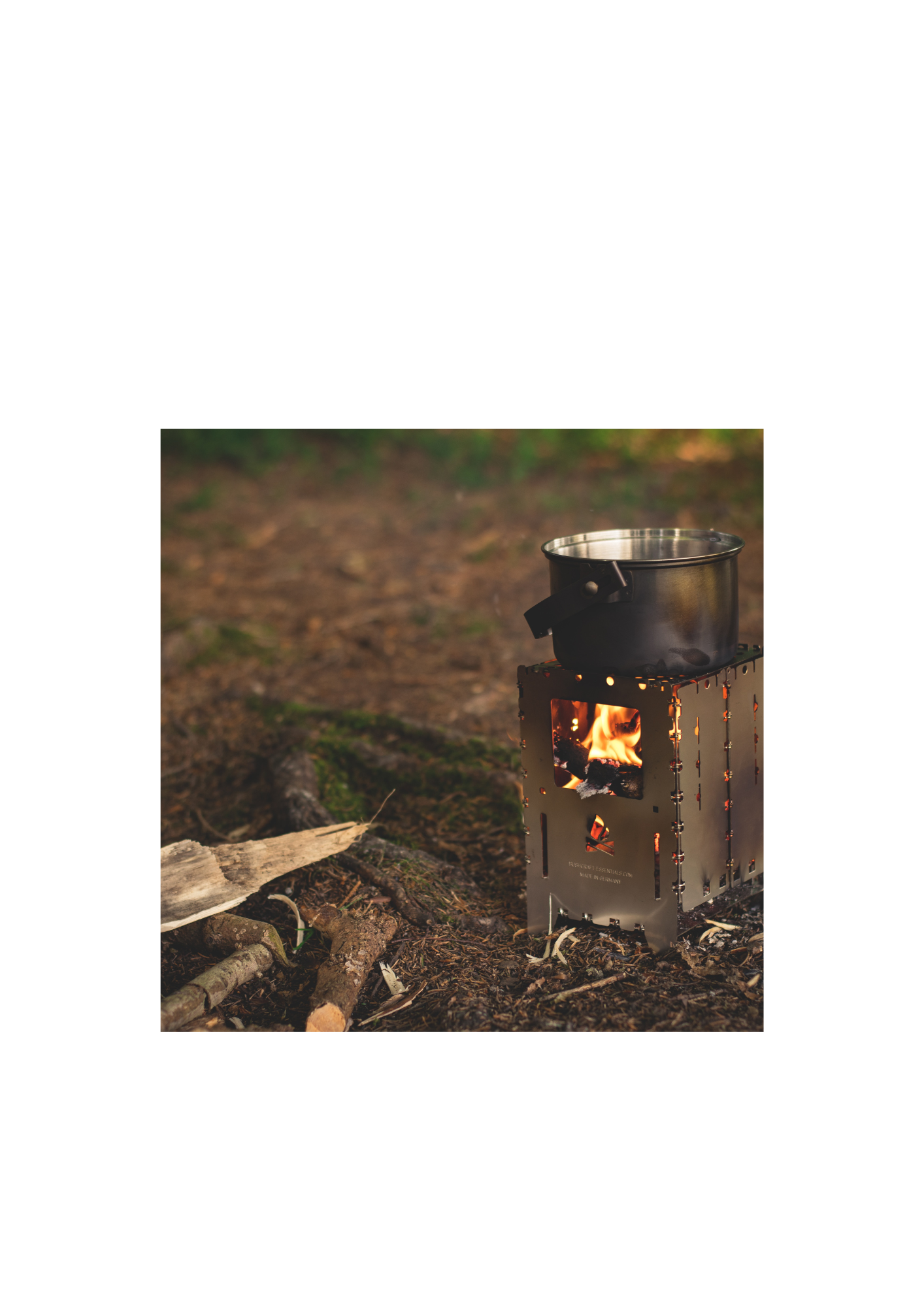 巻き割りや火おこしをしてキャンプ飯を作れる！