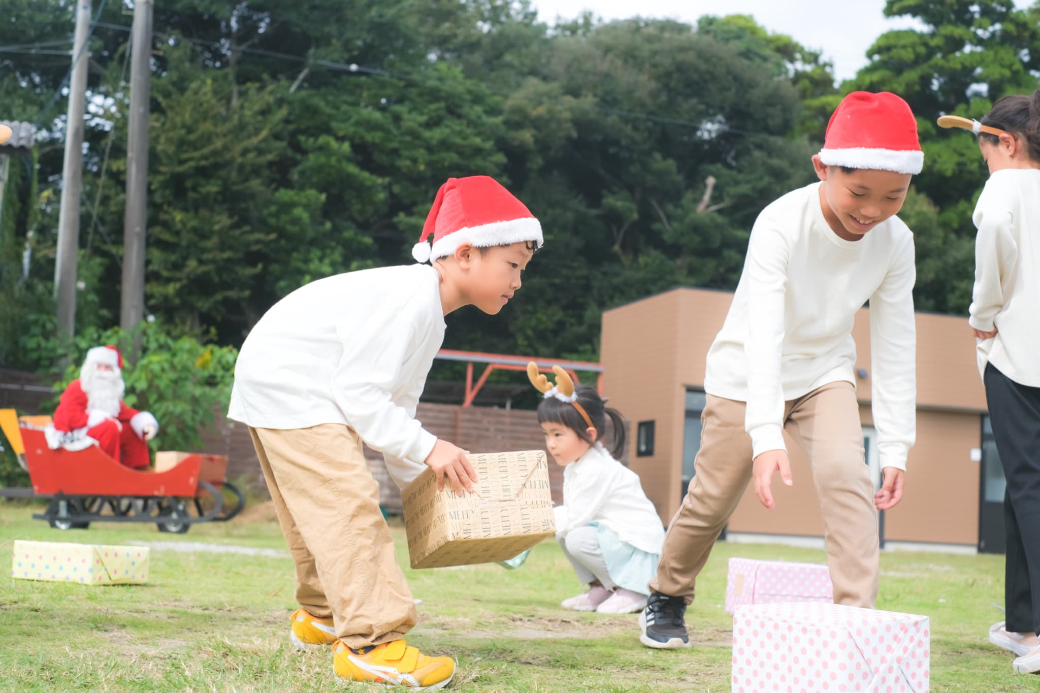 トナカイとミニサンターズの聖夜大作戦